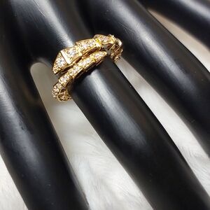 Serpentine Ring In .25ct Natural Diamonds Set 18k Gold
